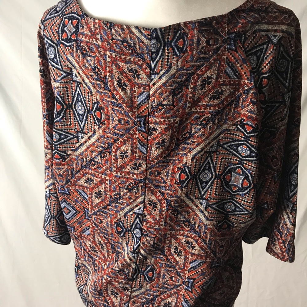 Cropped top in fun pattern - Picture 2 of 8